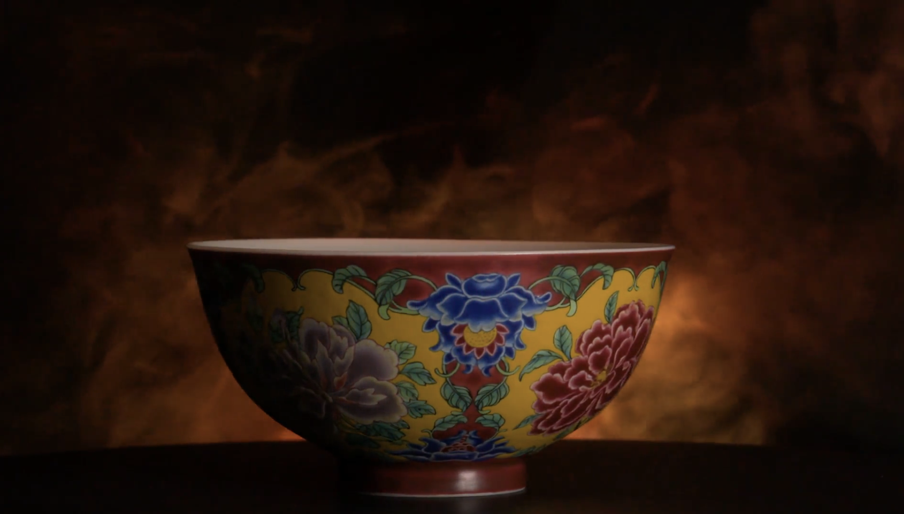 康熙帝親賜「御制」：胭脂紫地琺瑯彩開光花卉紋盌| 裝飾藝術及工藝品